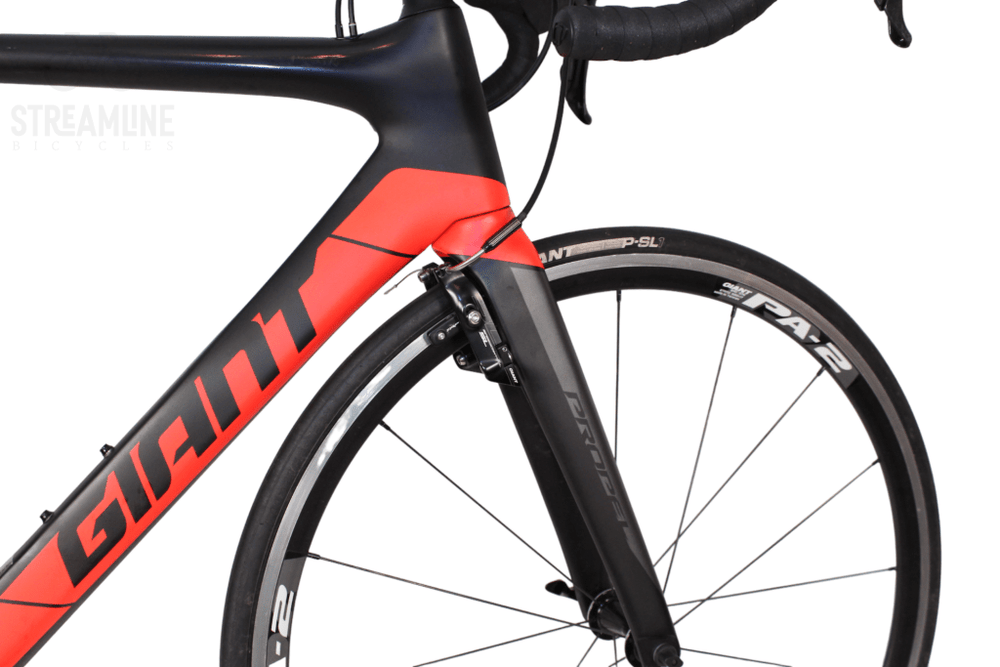 Giant Propel Advanced 1 Carbon Aero Road Bike Grade Excellent