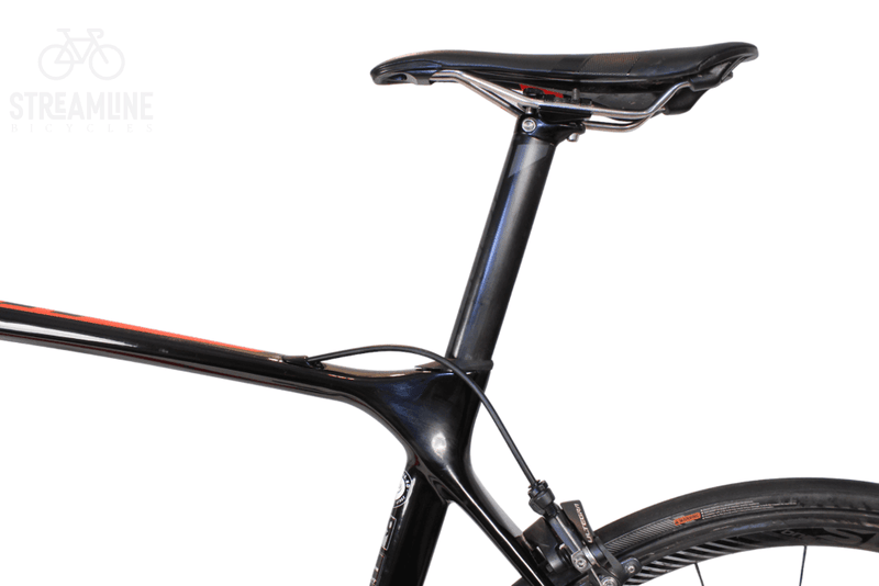 Giant carbon discount frame