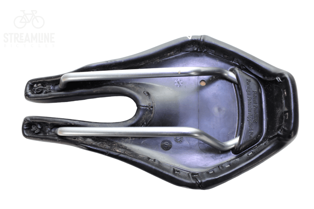 ISM Adamo Full Gel Road Saddle Grade Excellent