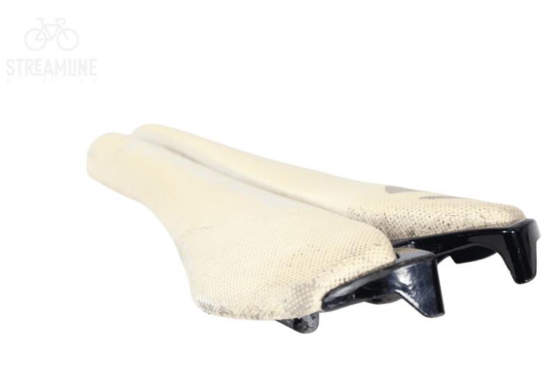 Bontrager hilo top comp saddle